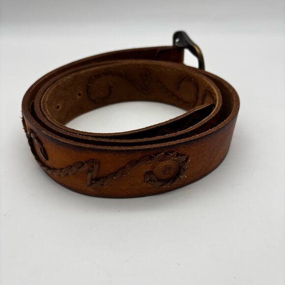 Levi’s Men’s Tooled and Braided Stitched Brown Leather Belt Western Hippy - Picture 3 of 11